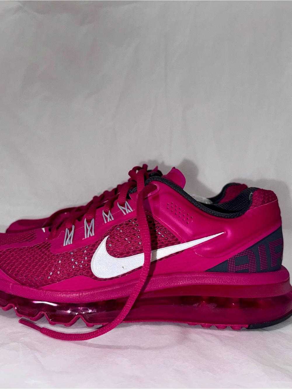 Nike Women's Magenta Mesh Air Max Sneakers with White Swoosh - Picture 9 of 10
